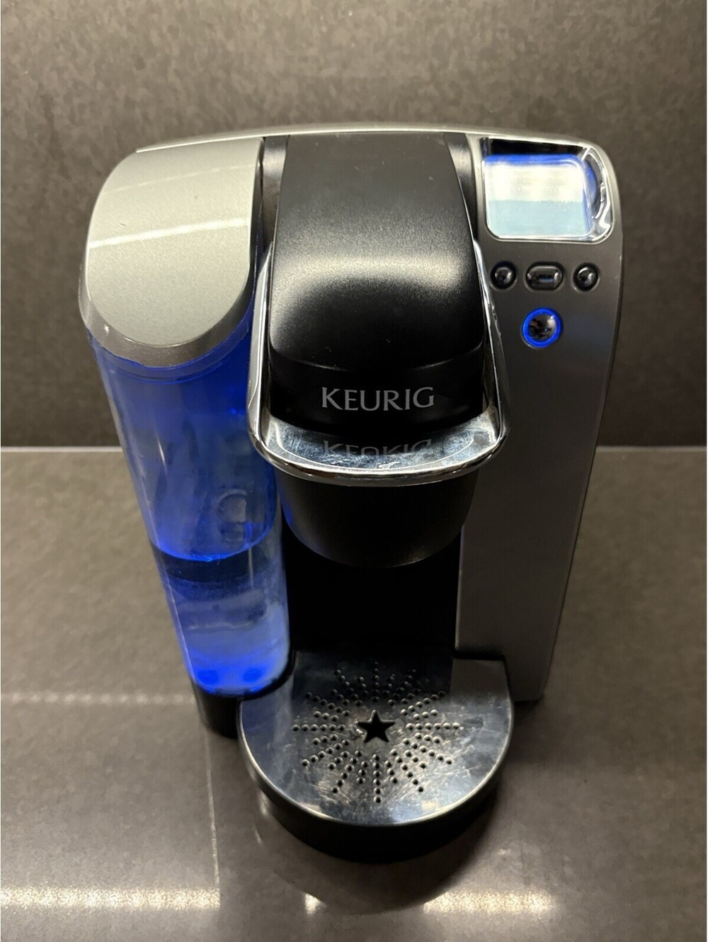 Keurig B70 Single K-Cup Coffee Maker Platinum 60 oz. Water Reservoir Tested